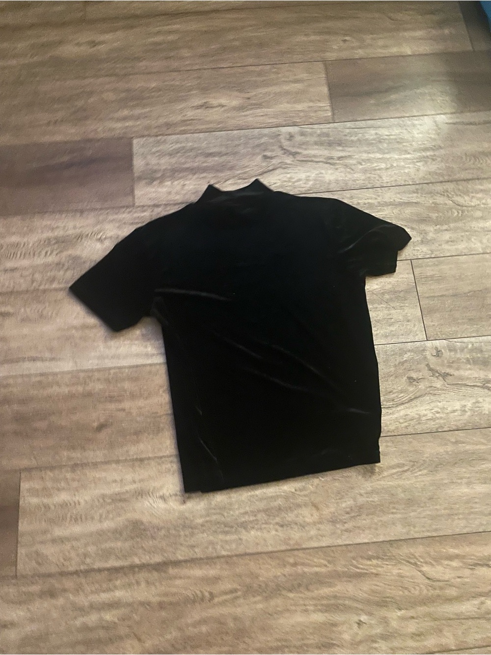 dressbarn Black Men's Short-Sleeve Velvet Top